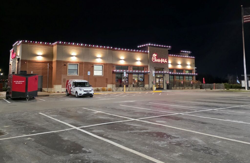 commercial parking lot lighting